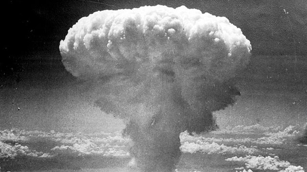 Jaderný hřib nad Nagasaki, 9. srpna 1945.
