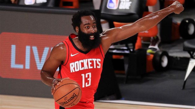 Harden 49 body táhl Houston k výhe nad Dallasem v pestelce