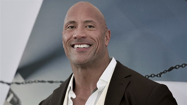 Dwayne Johnson si koupil celou ligu