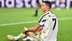 Fotbalov krl, kter kale na protokoly. Nakaen Ronaldo utekl z karantny, zlob se v Itlii