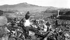 Ulice m�sta Nagasaki po shození atomové bomby.