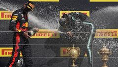 Lewis Hamilton ovládl Velkou cenu Británie