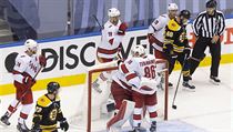 Teuvo Teravainen (86), James Reimer (47).