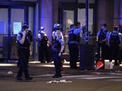 Policisté zasahující bhem protest v Chicagu.