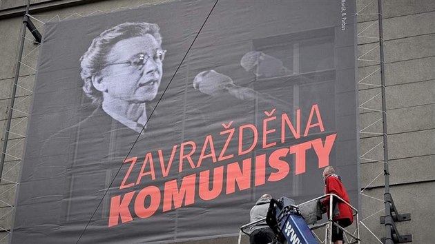 Plakát uctívající památku popravené právniky Milady Horákové (ilustraní foto).