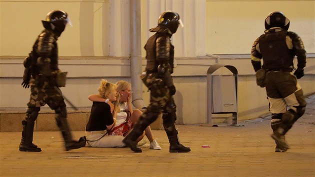 Podle svdk agentury Reuters se policisté v bloruské metropoli stetli s...