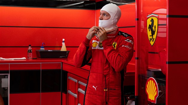 Sebastian Vettel v barvách Ferrari.