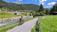 P�ímo u chaty Sennhütte si m��ete vyzkou�et barefoot chodník, kneipp�v chodník...