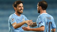 David Silva (vlevo) bhem utkání osmifinále Ligy mistr proti Realu Madrid.