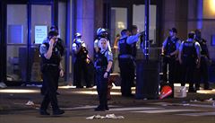 Policisté zasahující během protestů v Chicagu. | na serveru Lidovky.cz | aktuální zprávy