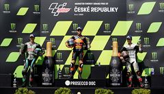 Na stupn� vít�z� v brn�nském závod� kategorie MotoGP vystoupali (zleva) Franco...