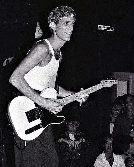 Jeden z prvních kytarist kapely Red Hot Chilli Peppers Jack Sherman.