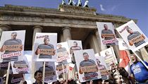 Podle protestujcch mohou za souasnou situaci pedevm kanclka Merkelov a...