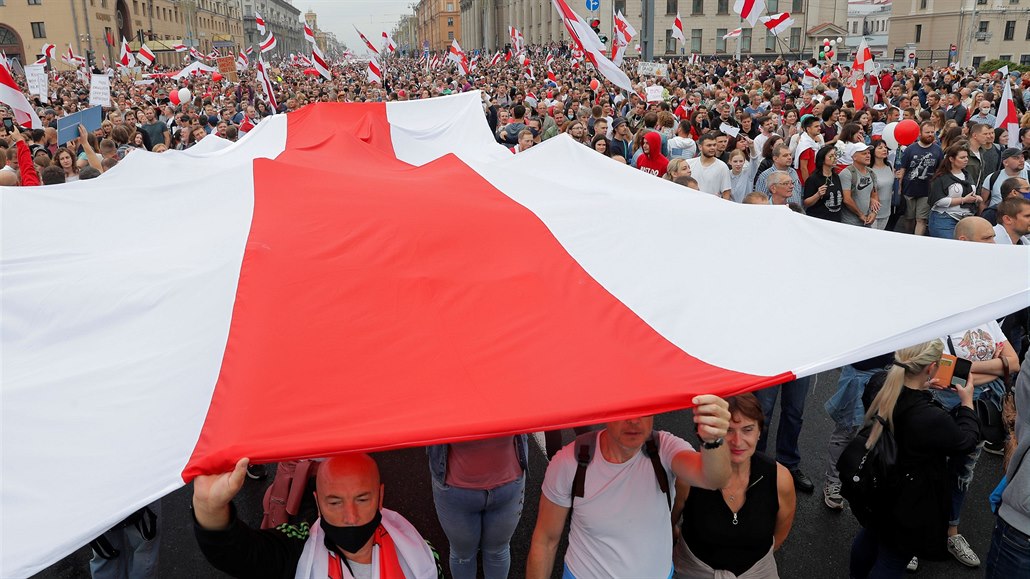 Blorusové na demonstraci poadují odstoupení Lukaenka.