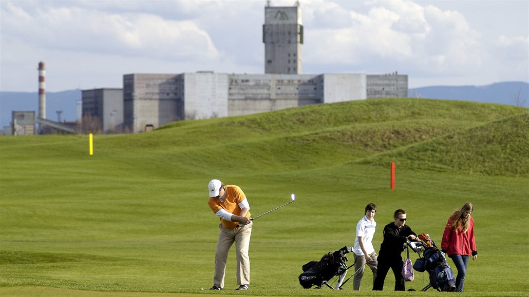 Pozemek na rekultivovaném území v Karviné-Lipinách, na kterém stojí golfové...