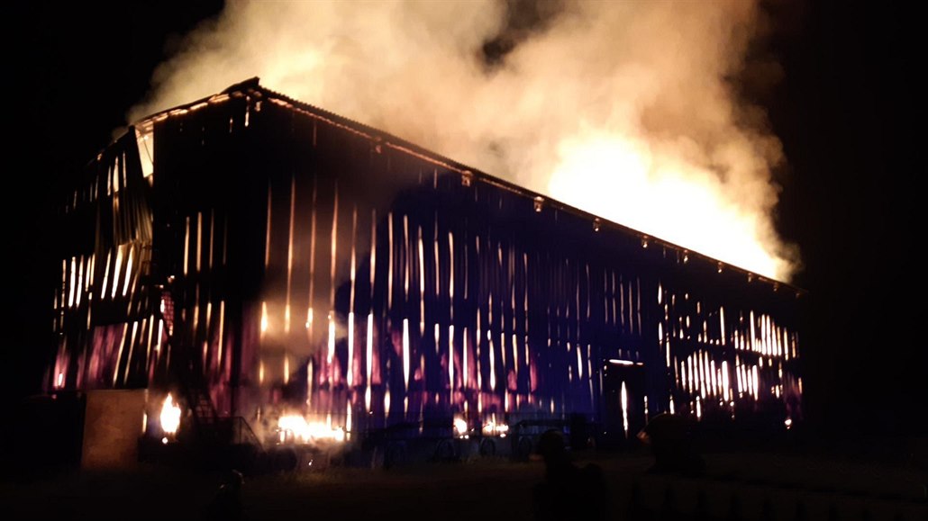 V Lázních Toue blesk zapálil stodolu.