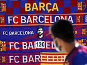 Fanouci Barcelony protestují proti monému odchodu Messiho.