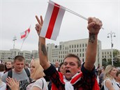 V Minsku znovu protestovaly desetitisíce lidí.