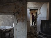 Popraskané zdi po bejrútské explozi hrozí zícením celého domu.