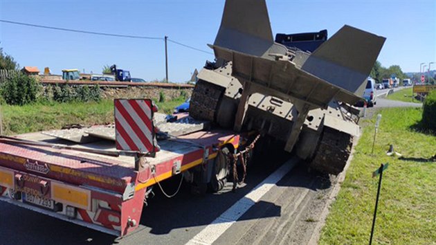 Na silnici u obce Okesane na Kutnohorsku spadl 21. srpna 2020 z nákladního...