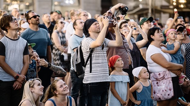 Turisté se do Prahy pomalu vracejí, stále je patrný nedostatek návtvník z...