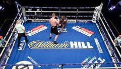 Povtkin knockoutuje Whyta.