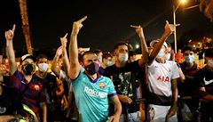 VIDEO: Napětí v Barceloně. Messiho žádost o odchod faxem vyvolala protesty fanoušků před stadionem