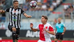 Luká� Masopust v souboji s Petrem Javorkem.