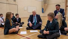 �Miliony mladých lidí ztratilo 159 dn�, b�hem kterých zkrátka nemohli jít do...