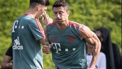Robert Lewandowski na soustední v katarském Dauhá.