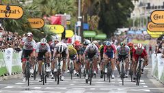 Do �lutého trikotu se po prvním dni leto�ní Tour de France oblékne Alexander...