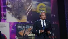 Jedním z p�edávajících cen b�hem slavnostního ve�era byl noviná� Veselin Va�kov.