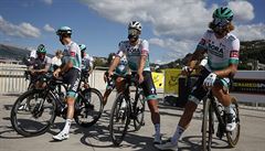 Jezdci BORA-Hansgrohe Gregor Muehlberger, Peter Sagan a Daniel Oss