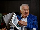 VIDEO: Nakažený Václav Klaus prokašlal svou poslední přednášku. Naštěstí byla online