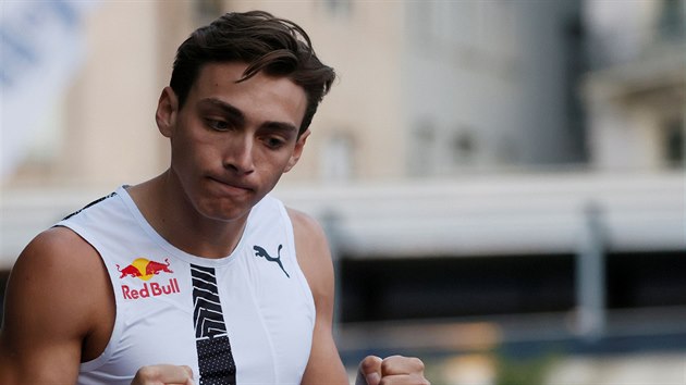 Armand Duplantis v Lausanne na Diamantové lize.