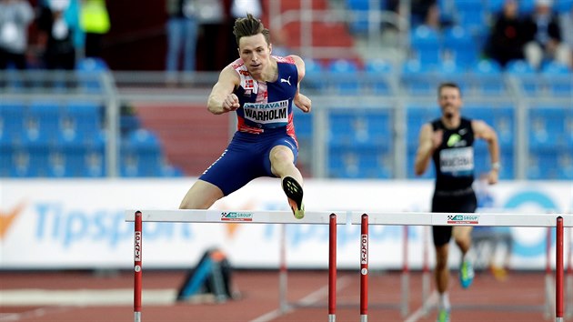 Norský atlet Karsten Warholm b�hem Zlaté tretry v Ostrav�.