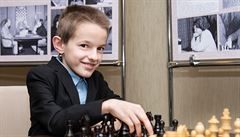 Geniální šachové dítě prohánělo na českém šampionátu velmistry. A také předvedlo nevídaný kiks