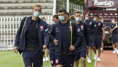 Člen fotbalové reprezentace má koronavirus, fotbalisté jsou negativní. Slavia zvažuje stažení hráčů
