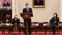 �ád p�íznivých oblak� je ud�lován od roku 1941 osobnostem z civilního �ivota. Z...