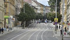 Zrekonstruovaná ulice Veve�í s opravenou tramvajovou tratí v centru Brna na...