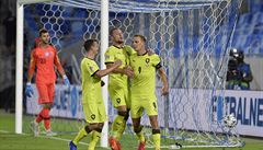 etí hrái (zleva) Vladimír Darida, Vladimír Coufal a Boek Dokal se radují z...