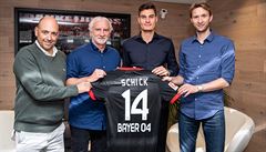 VIDEO: Oblíbené číslo i smlouva na pět let. Schick už patří Leverkusenu, na dálku zdraví fanoušky