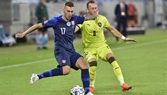 Utkání Ligy národ� mezi Slovenskem a �eskou Republikou. Zleva Luká� Haraslín ze...