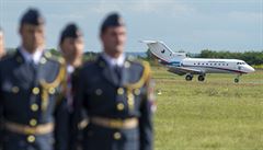 Vojáci nastoupili na letišti v pražských Kbelích při slavnostním ukončení...