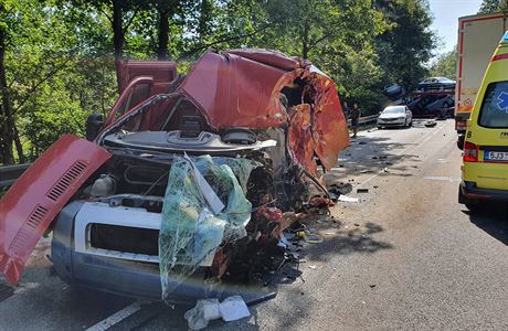 Silnici u Ranova na Jihlavsku zablokovala 14. z 2020 dopravn nehoda....