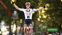 Čtrnáctou etapu Tour de France vyhrál po úniku tři kilometry před cílem Dán...