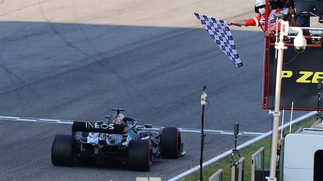 Ve Velké ceně Toskánska triumfoval Lewis Hamilton.