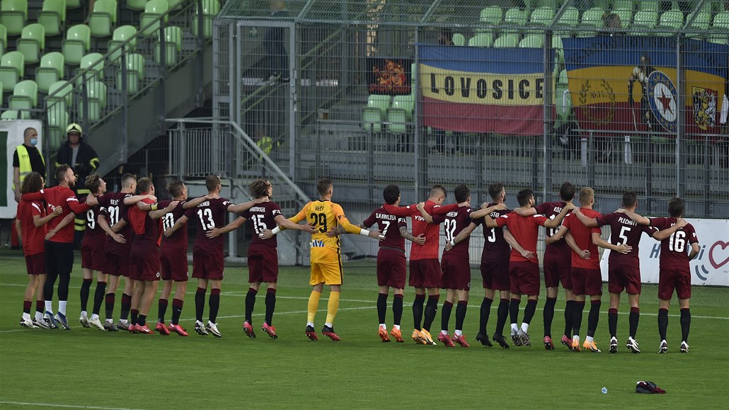 Fotbalisté praské Sparty se po vítzství v Karviné vyhoupli do ela tabulky...