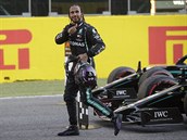 Lewis Hamilton po triumfu ve Velké cen Toskánska.
