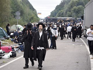 Na ukrajinsk hranici uvzlo nkolik tisc poutnk z ad chasidskch id,...